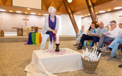 Roze viering in Ontmoetingskerk